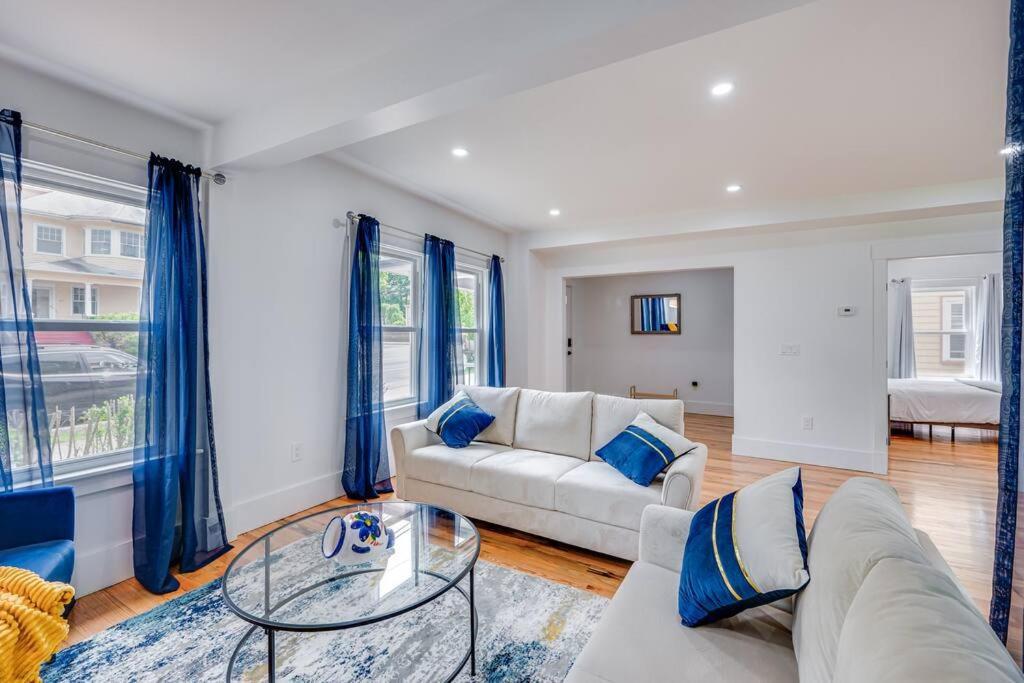 Appartamento Modern Red Door Haven +5Mins To Boston Milton Esterno foto