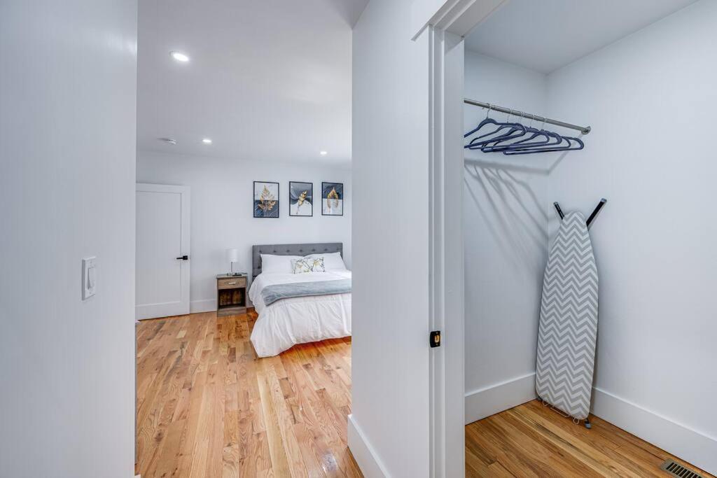 Appartamento Modern Red Door Haven +5Mins To Boston Milton Esterno foto