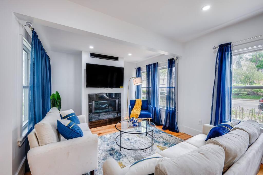 Appartamento Modern Red Door Haven +5Mins To Boston Milton Esterno foto