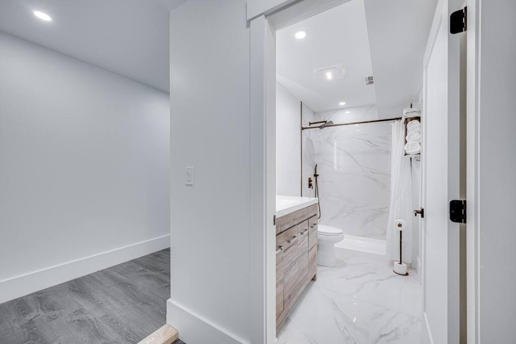 Appartamento Modern Red Door Haven +5Mins To Boston Milton Esterno foto